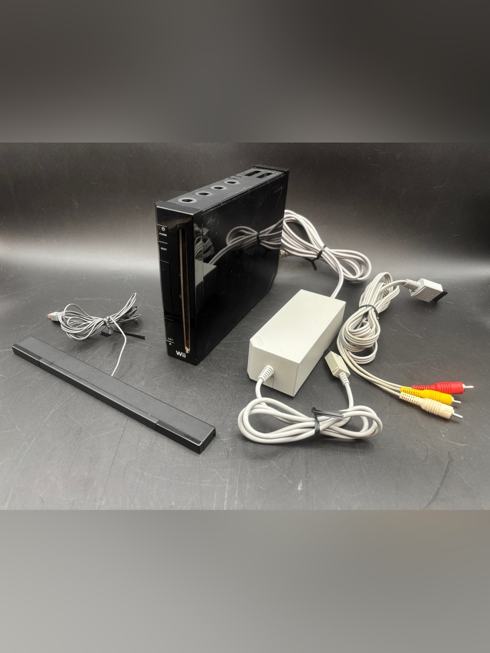 Genuine Nintendo Wii Console Bundle (Black) | Model RVL-001 (GameCube Comp.) GUC
